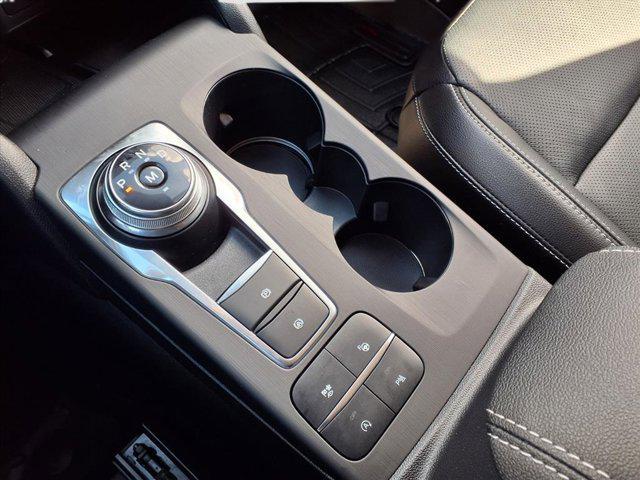 Photo of 2020 Star White Metallic Tri-Coat Ford Escape