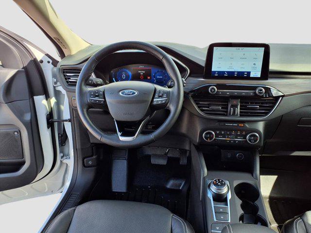 Photo of 2020 Star White Metallic Tri-Coat Ford Escape