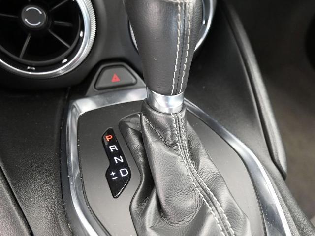 Photo of 2023 Summit White Chevrolet Camaro