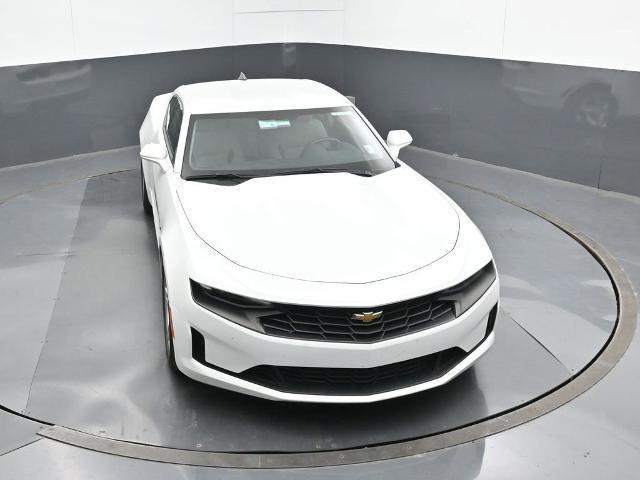 Photo of 2023 Summit White Chevrolet Camaro