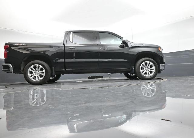 Photo of 2022 Black Chevrolet Silverado 1500