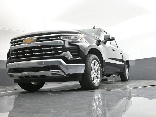 Photo of 2022 Black Chevrolet Silverado 1500