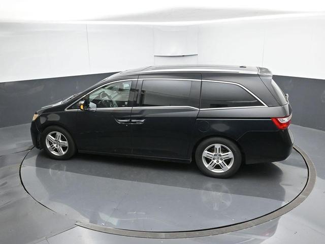 Photo of 2013 Black Honda Odyssey