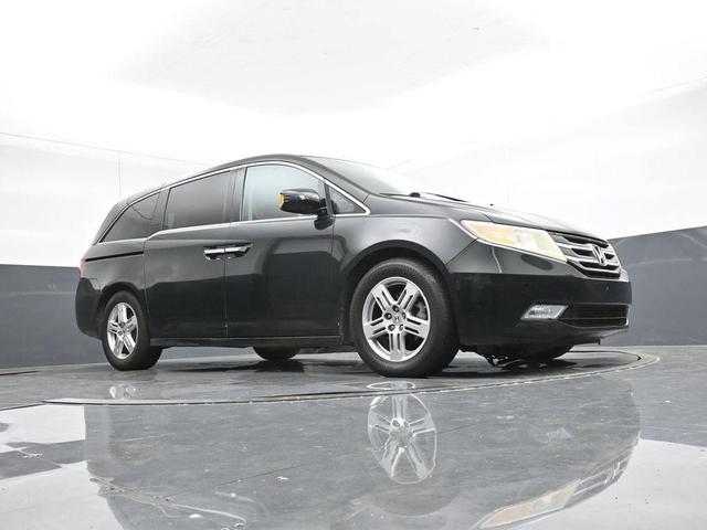 Photo of 2013 Black Honda Odyssey