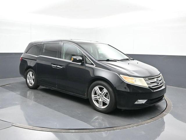 Photo of 2013 Black Honda Odyssey