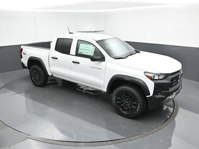 Photo of 2026 Summit White Chevrolet Colorado