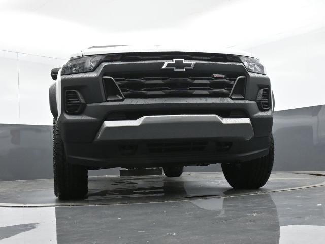 Photo of 2026 Summit White Chevrolet Colorado
