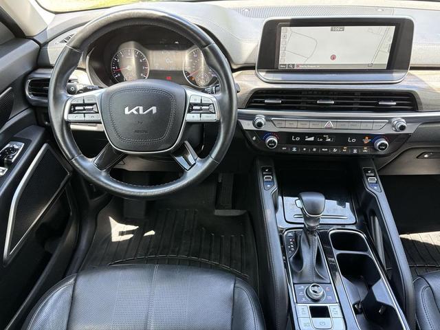Photo of 2022 Ebony Black Kia Telluride