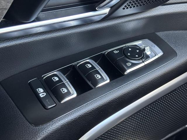 Photo of 2022 Ebony Black Kia Telluride