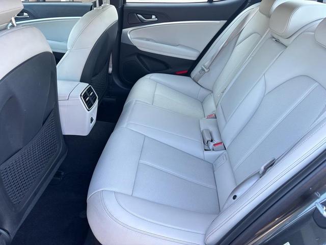 Photo of 2025 Makalu Gray Genesis G70