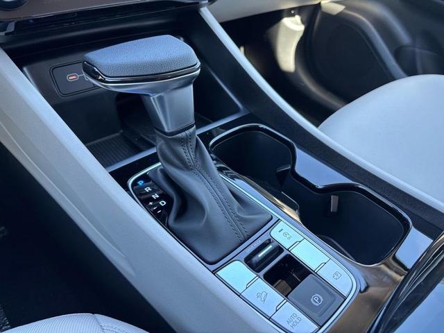 Photo of 2025 Serenity White Pearl Hyundai TUCSON
