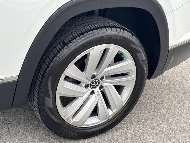 Photo of 2021 Pure White Volkswagen Atlas