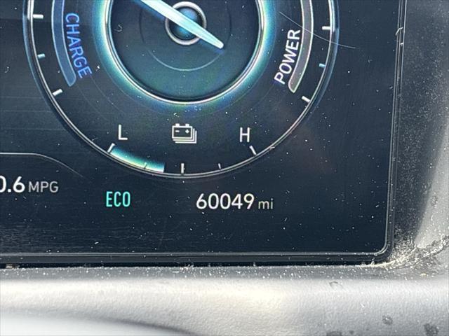 Photo of 2022 Amazon Gray Hyundai TUCSON Hybrid
