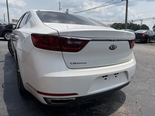 Photo of 2018 White Kia Cadenza