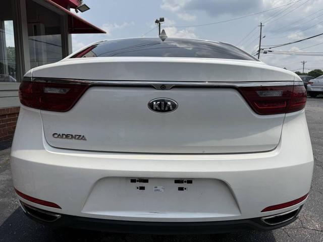 Photo of 2018 White Kia Cadenza