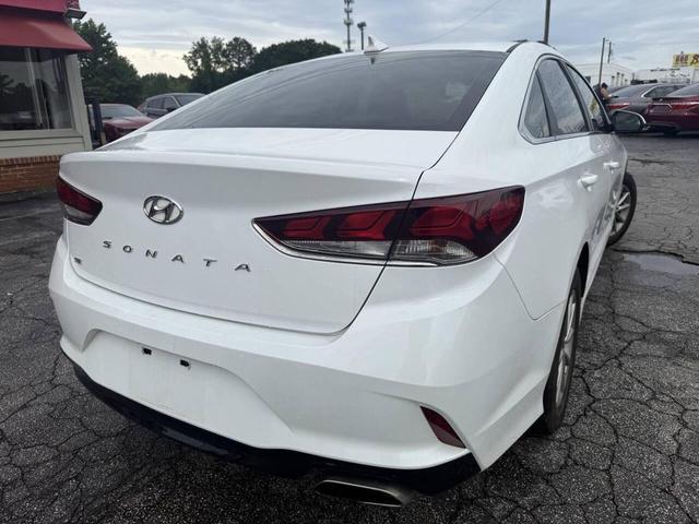 Photo of 2019 White Hyundai SONATA