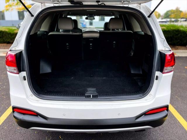 Photo of 2017 Snow White Pearl Kia Sorento