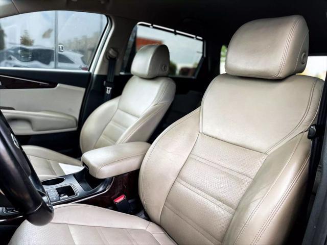 Photo of 2017 Snow White Pearl Kia Sorento