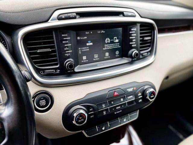 Photo of 2017 Snow White Pearl Kia Sorento