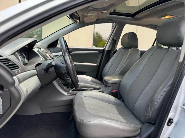 Photo of 2010 Radiant Silver Metallic Hyundai SONATA