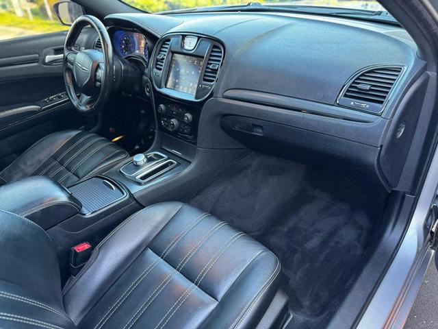 Photo of 2015 Gray Chrysler 300