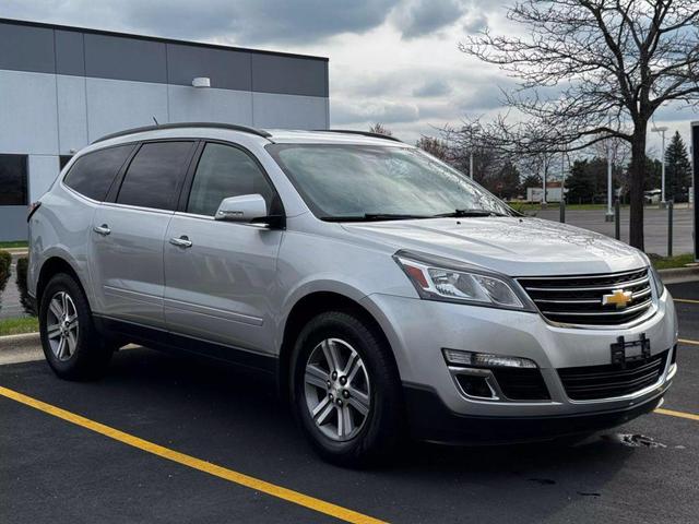 Photo of 2015 Silver Ice Metallic Chevrolet Traverse
