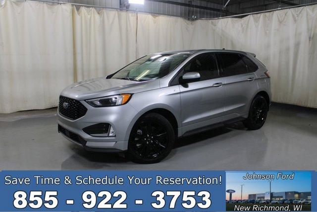 Photo of 2024 ICONIC SILVER Ford Edge
