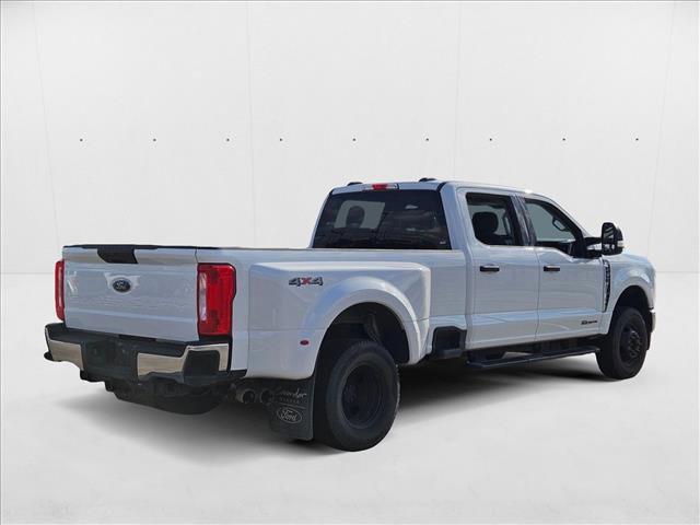 Photo of 2024 Oxford White Ford F-350