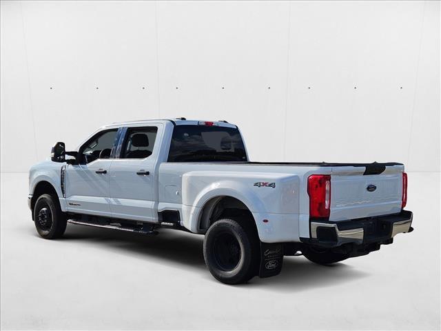 Photo of 2024 Oxford White Ford F-350