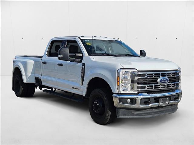 Photo of 2024 Oxford White Ford F-350