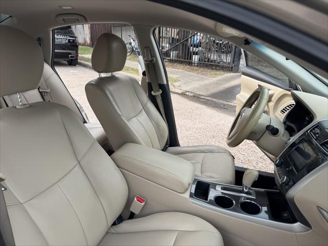 Photo of 2015 Gold Nissan Altima