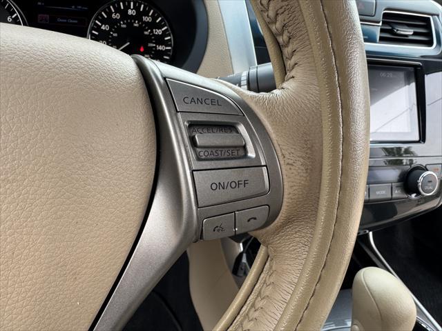 Photo of 2015 Gold Nissan Altima