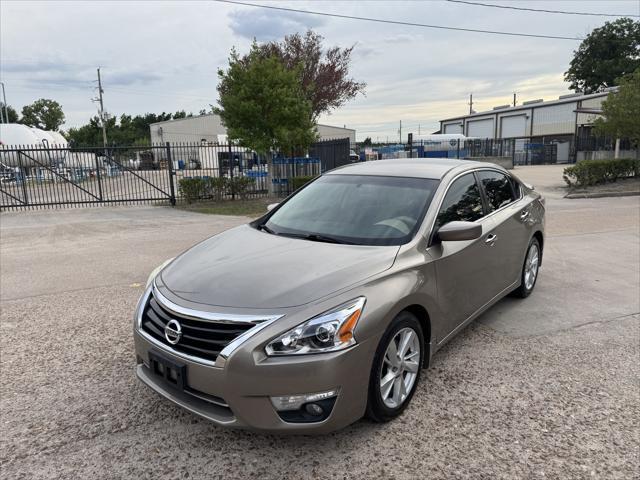 Photo of 2015 Gold Nissan Altima