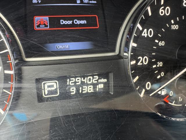 Photo of 2015 Gold Nissan Altima