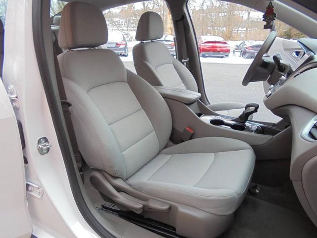 Photo of 2024 Summit White Chevrolet Malibu