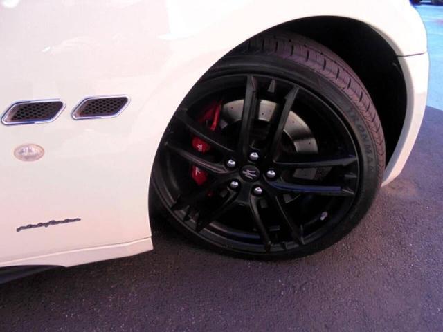 Photo of 2017 White Maserati GranTurismo