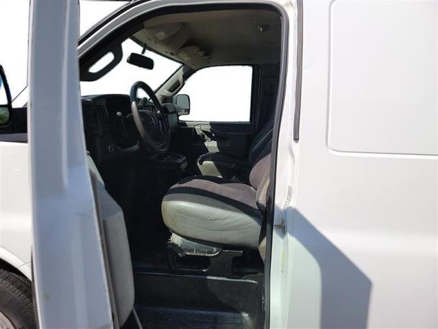Photo of 2018 Summit White GMC Savana 2500