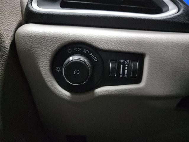 Photo of 2022 Gray Chrysler Pacifica