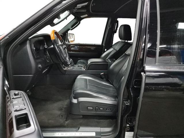 Photo of 2017 Black Velvet Lincoln Navigator