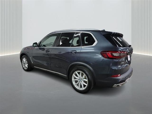 Photo of 2021 Gray BMW X5