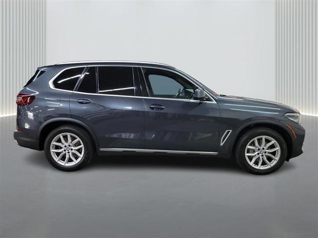 Photo of 2021 Gray BMW X5