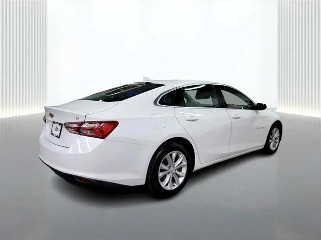 Photo of 2022 Summit White Chevrolet Malibu