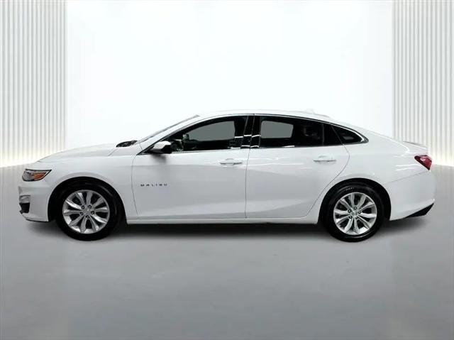 Photo of 2022 Summit White Chevrolet Malibu