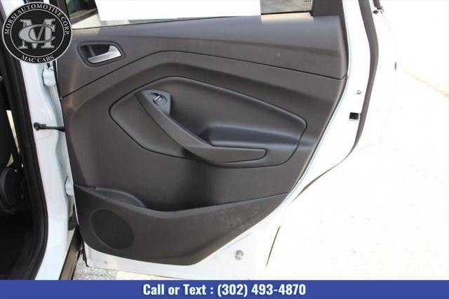 Photo of 2019 Oxford White Ford Escape