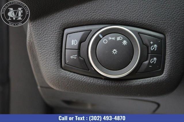 Photo of 2019 Oxford White Ford Escape