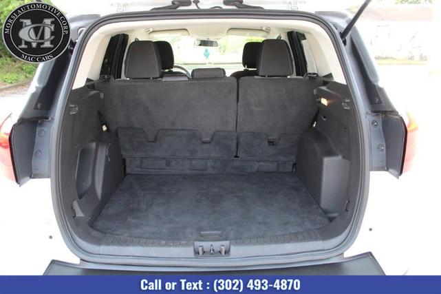 Photo of 2019 Oxford White Ford Escape