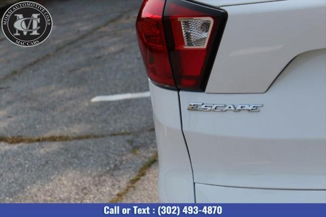 Photo of 2019 Oxford White Ford Escape