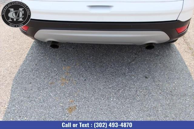 Photo of 2019 Oxford White Ford Escape