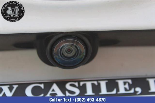 Photo of 2019 Oxford White Ford Escape