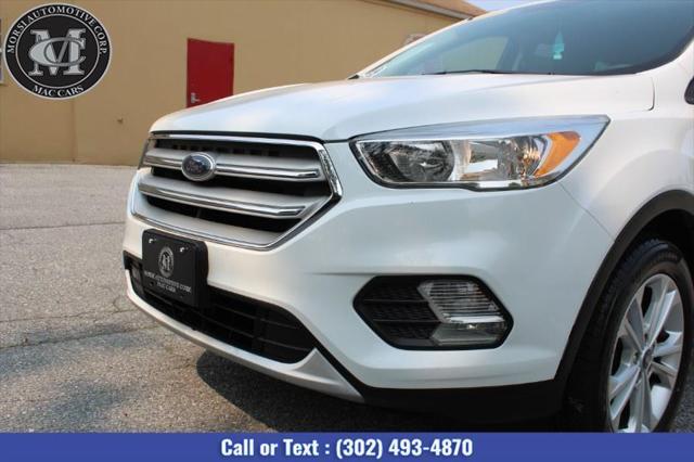 Photo of 2019 Oxford White Ford Escape